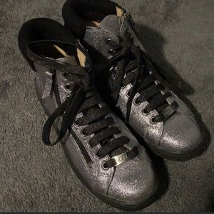 UGG hi top Like New glitter Silvr grey 7 1/2